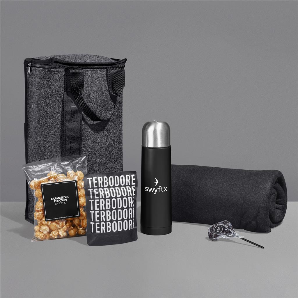 Yatta Charming Cuddle Hamper